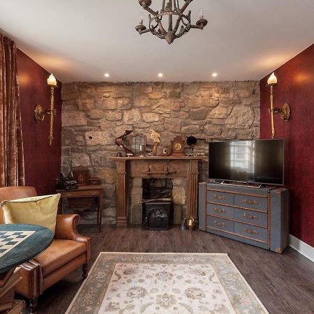 Canongate Luxury Homestay Edinburgh Exterior photo