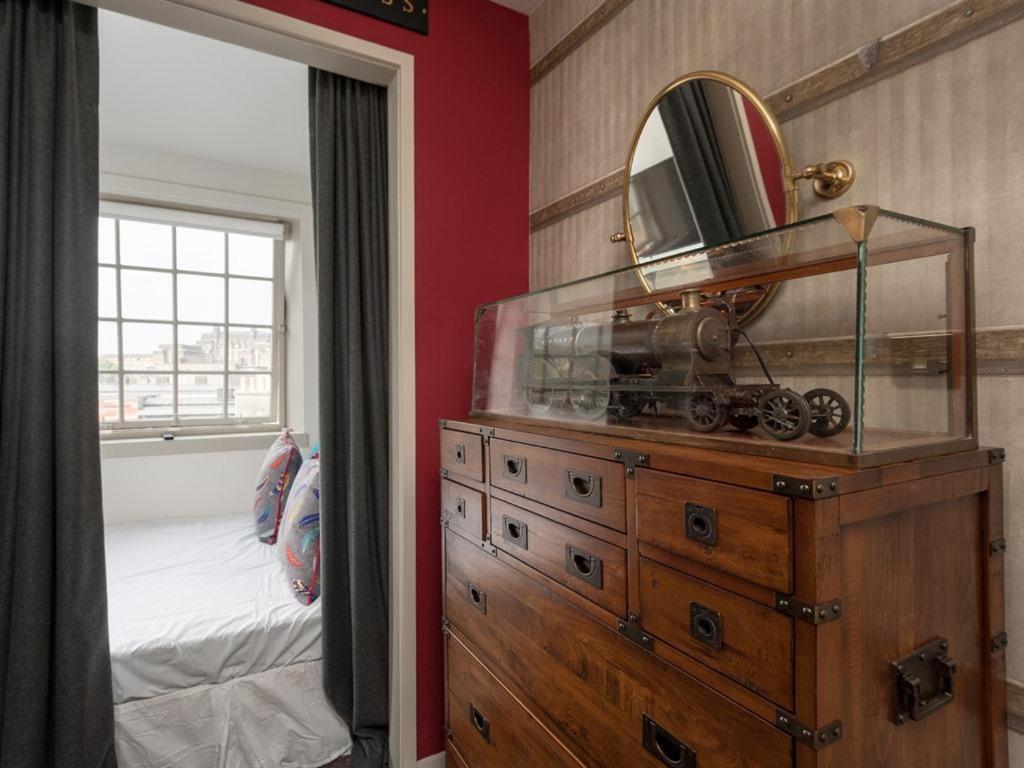 Canongate Luxury Homestay Edinburgh Exterior photo