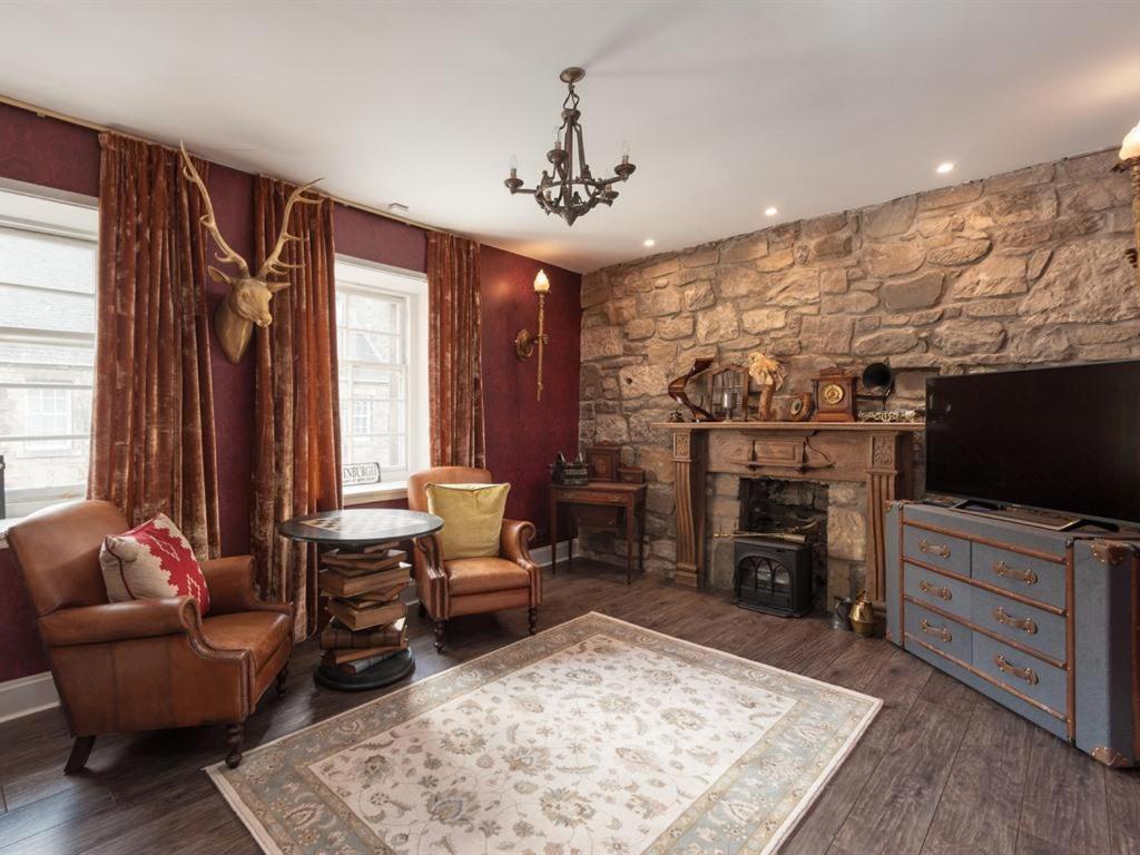 Canongate Luxury Homestay Edinburgh Exterior photo